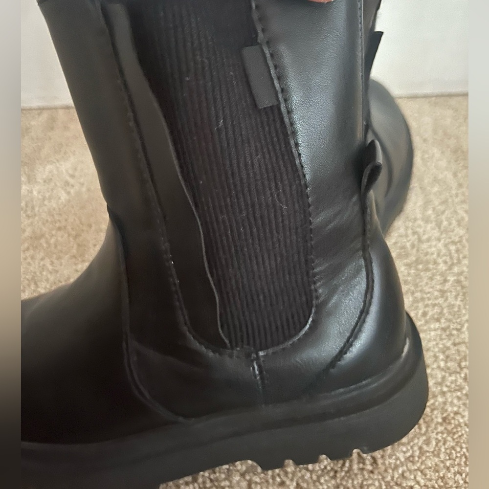 Zara kids never worn boots - Picture 4 of 6